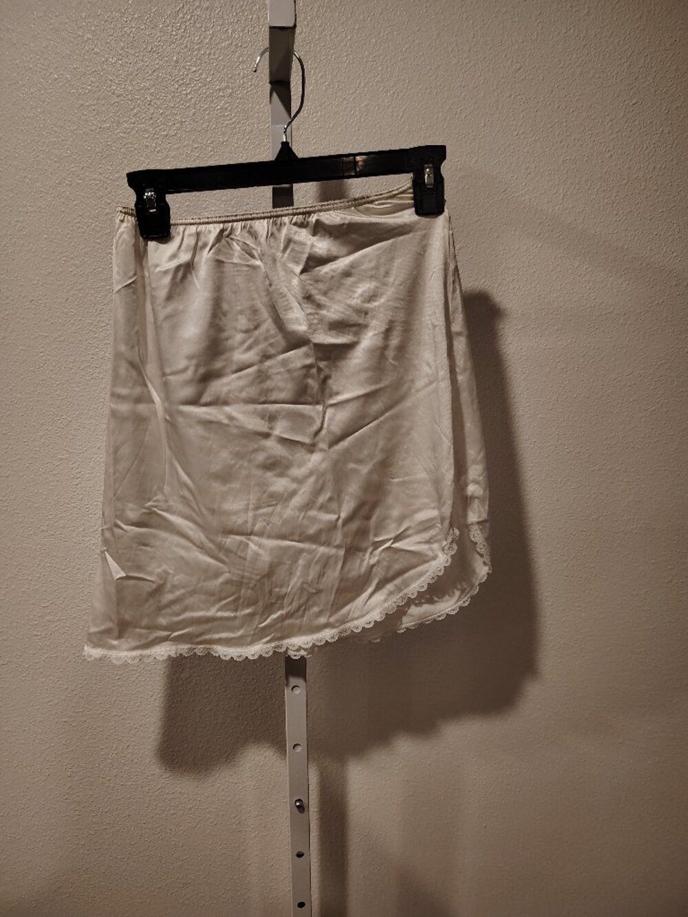 Montgomery Ward Women's Half Slip Size Small Waist Slip Nylon White Vintage